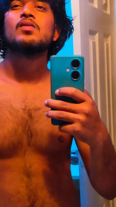I am hot boy please comment me girl