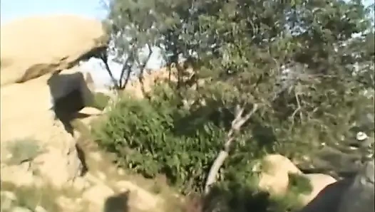 Крошку трахнули на утесе в видео от первого лица