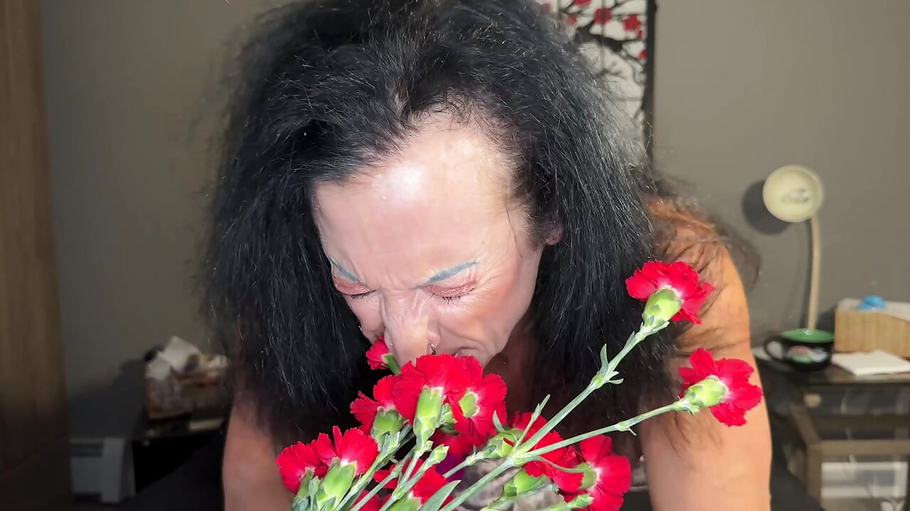 Kandys Sneezing Orgasm