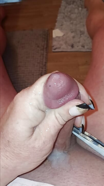 小さなチンコから射精