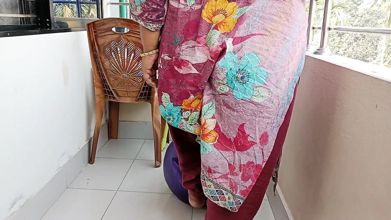 Desi village girl tight pussi fingering video, desi tight pussi first time fingering, village girl xx video