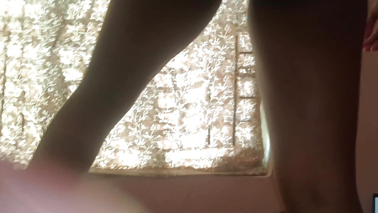 padosi ki javan ladki ko ghar bulaker godh me baithaker uski chut ko bahot choda apne lund se