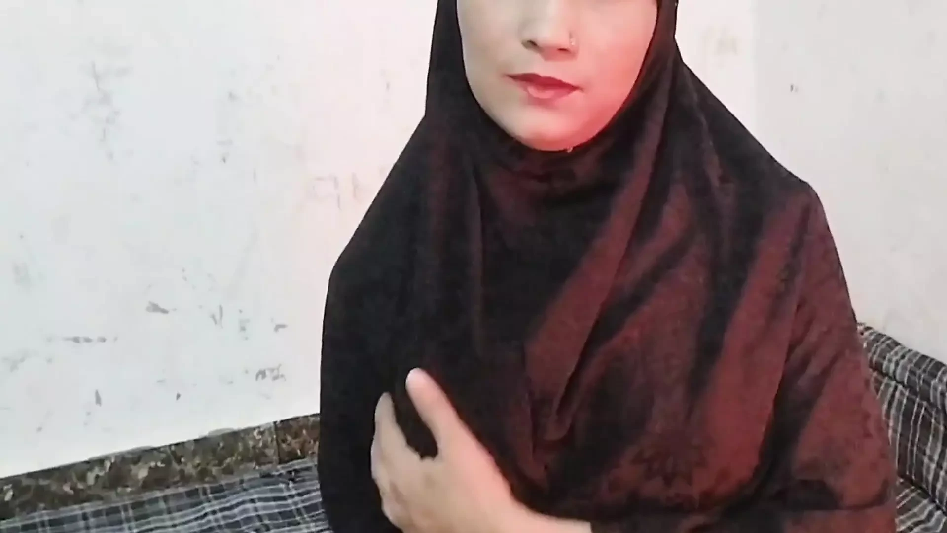 Muslim girlfriend ko call kar ke room par bula kar pela