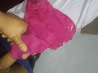 Fodendo a calcinha suja da minha ex-namorada
