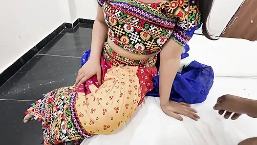 Hadiah baju baru untuk adik tiriku dan sama dia