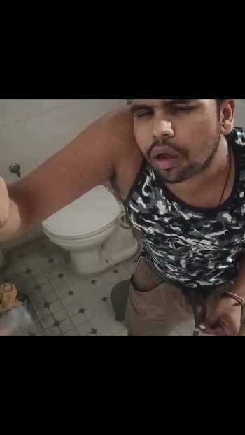 Key moment from "Feeling fast horny masterbate and then horny pee."