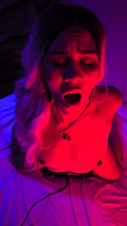 Lila and the Motor Bunny (shaking orgasm)