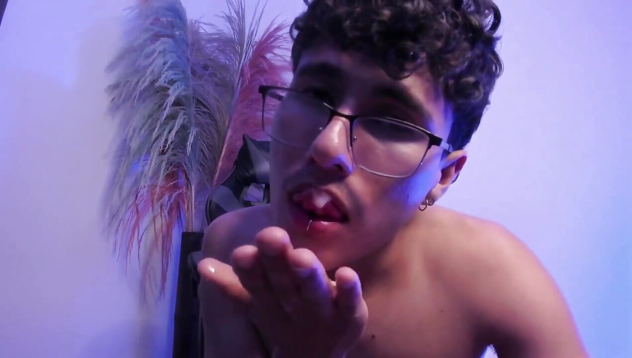 Mugiis Flexes Big Cock with Wild Ass Grip