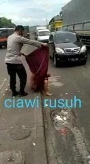 Bugil di jalan
