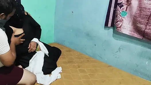 Gadis muslim berhijab lagi ngomongin tentang seks ganas