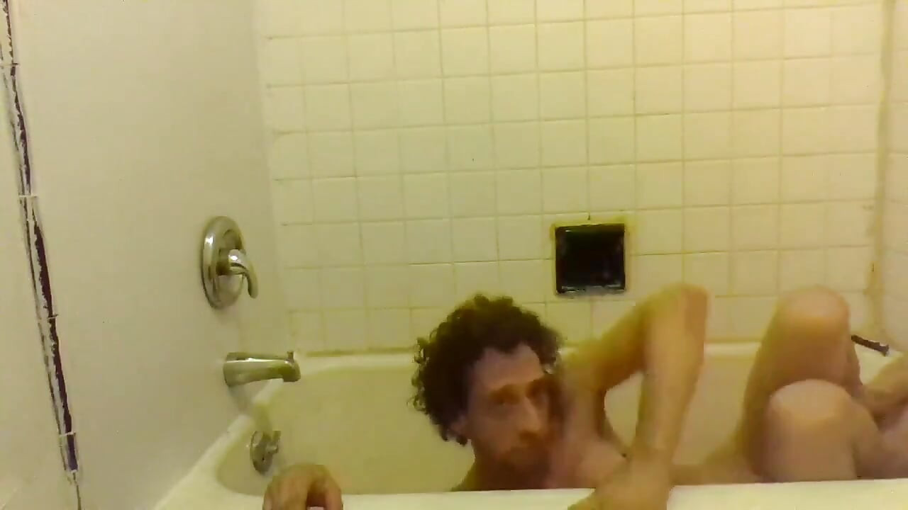 Vidéo du mois d’un fan club fétiche en urine - avril 2022