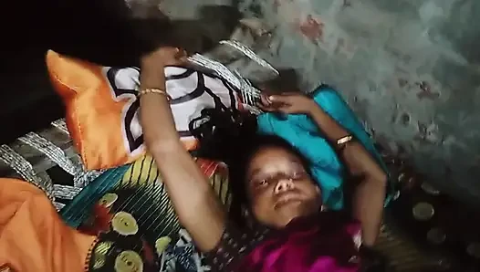 Hari ini saudara tiri di sebelah rumah dipukul dengan pantat dan memek pada saat yang sama.