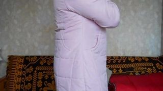 法式米色衬裙和粉色夹克