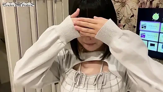 Permainan kasar, terima kasih manis: si cantik yang lembut menerima akhir yang dalam dan intim