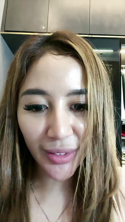 Video sange janda cantik host tiktok suka colmek sampe ngecrot divideoin