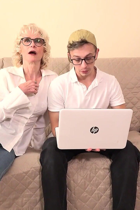 AuntJudysXXX - 60yo Skinny Mature GILF Dee Lite Fucks the Tech Support Guy