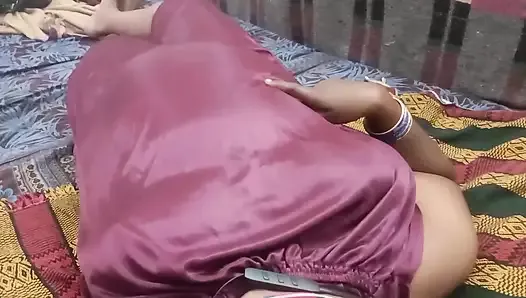 India tamil está engañando con la amiga de su marido, follando en su casa