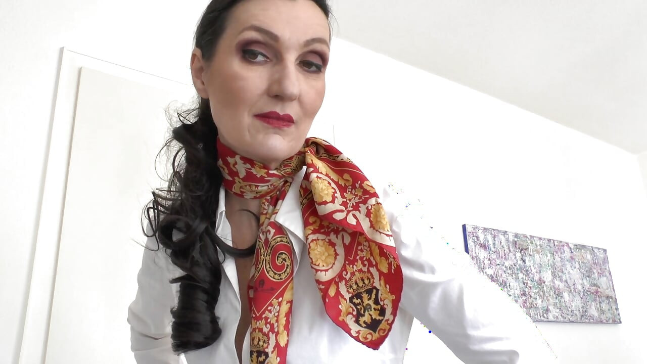 Modna revija svilenog šala, JOI, Lady Victoria Valente