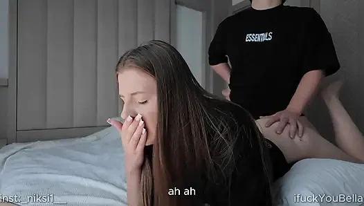 Ich machte meine hausaufgaben und ignorierte meinen stiefbrust, und er hat mich in jedes loch geknallt