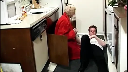 Бабушка и молодой мужчина!