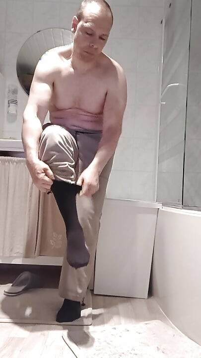 與年輕蕩婦在淋浴間的網路攝像頭