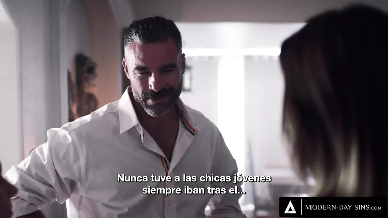 MODERN-DAY SINS – Naughty Anny Aurora Sneaks Off To Bang Her BFF’s Stepdad SPANISH SUBTITLES