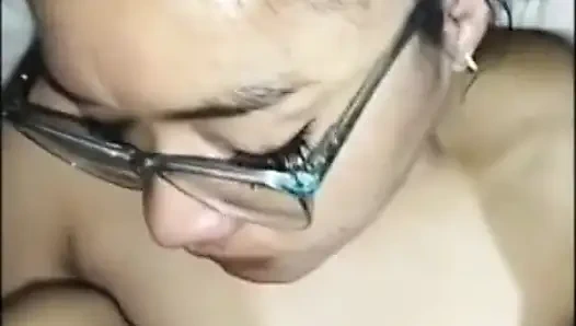 Ich habe meine Nachbarin wieder gefickt, sie freut sich, den Schwanz darin zu spüren