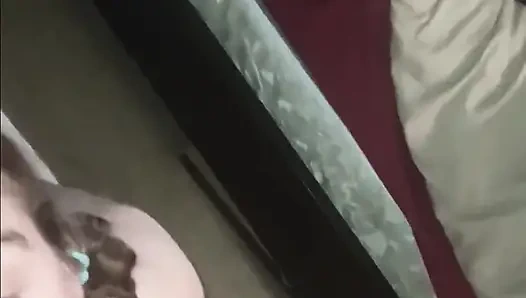 Söyle. Ben bir fahişeyim