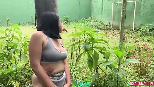 Uzaktan izleyerek doğru anı bekledi