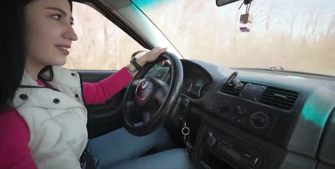 Public Blowjob Turn by Turn During the Car Trip