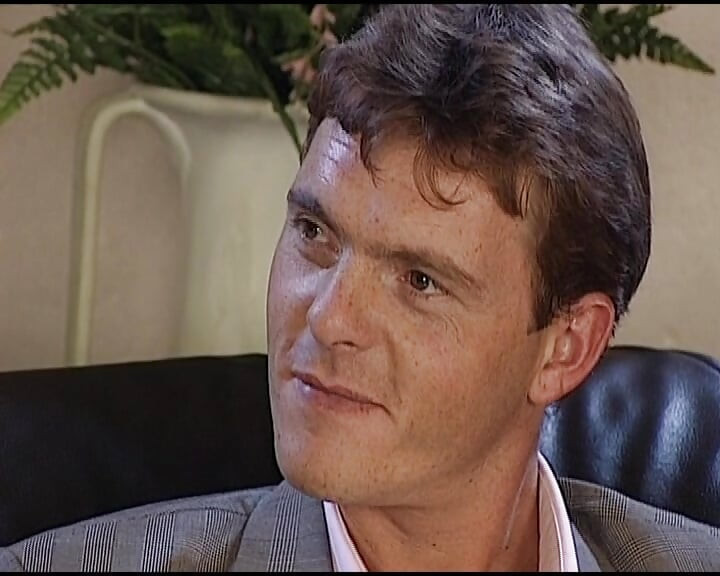 Idealne niemieckie blondynki jeżdżą na sztywnym kutasie w trójkącie analnym