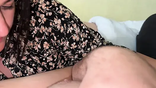Bugün aldatma yemeği yarak emiyor ve beni parmaklıyor!
