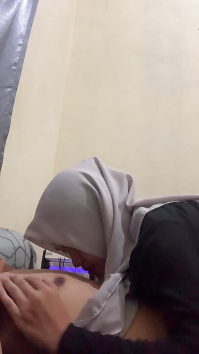 Hyper Hijab Wants To Be On Top