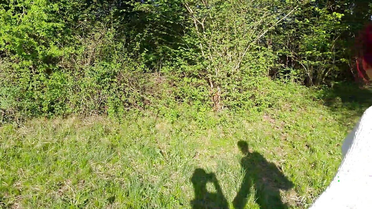 Pierdută în pădure. și deodată devine periculos de fierbinte