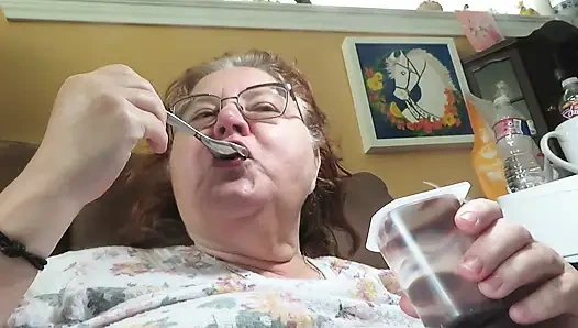 Eatting my pudding cup for you feeders