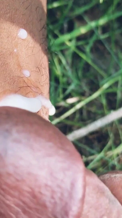 Ohromující okamžik z "Masturbace v džungli s čištěním vlasů"