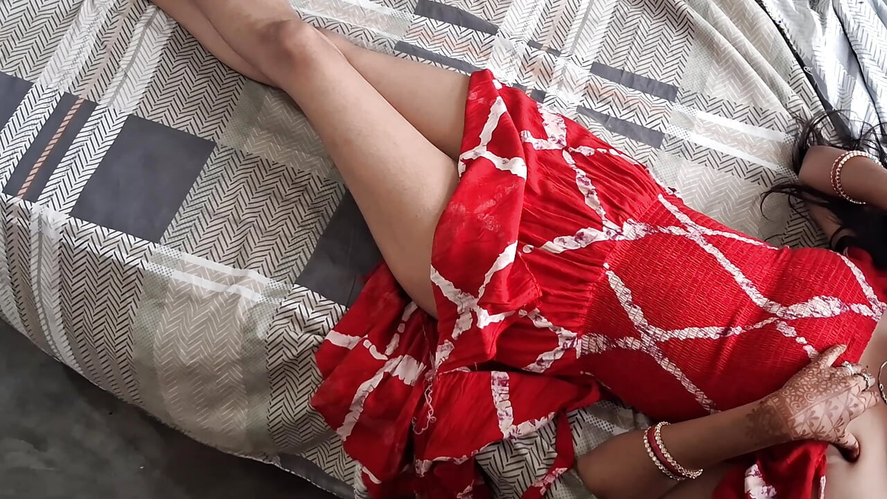 Suit salwar main let rahi kwari jawan chut ki new gf ko bina hu sex krne ki soch rhi h Lund khada ho gaya h chut kiye bi