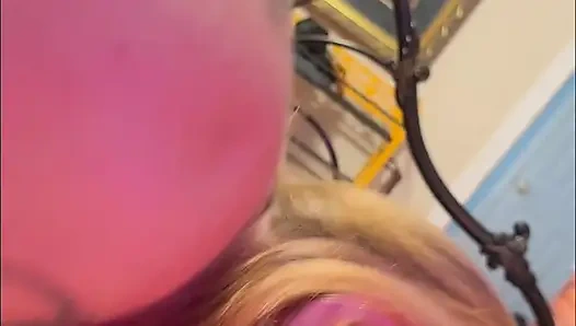 Stiefpapi einen blowjob geben und gefistet werden