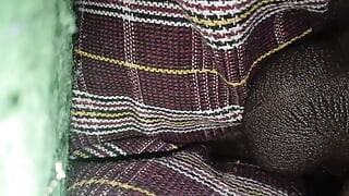 Pelajar asrama berkongkek pada waktu malam