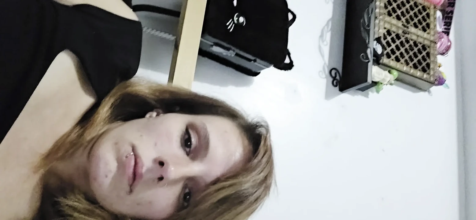 Petite slim who loves sex