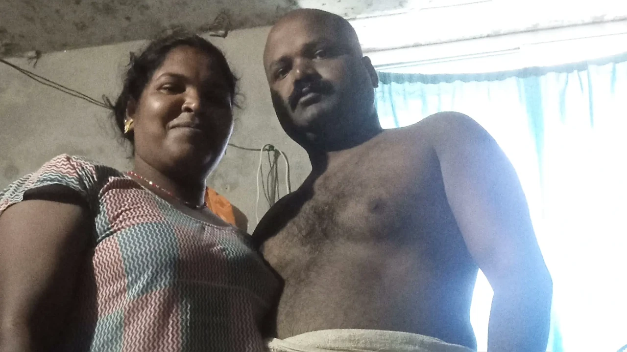 Oh no, today squirting is coming out of aunty's pussy.