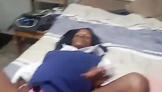 Отчим Застал Падчерицу За Игрой С Вибратором, А Затем Занялся С Ней Сексом В Миссионерской Позе