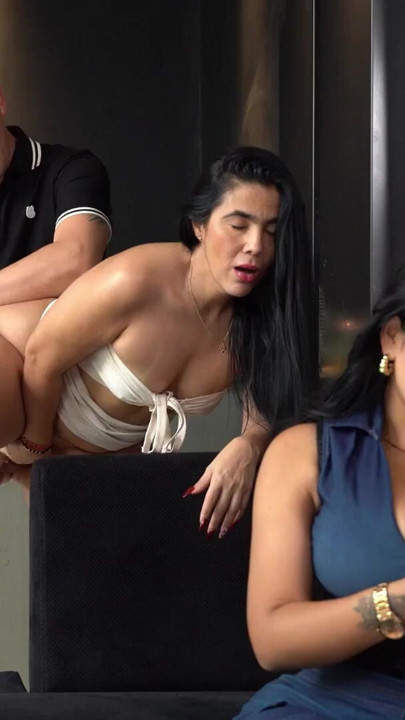 Without my friend seeing us! - Big-bottomed MILF pays more attention to her husband than her best friend | Clip 2