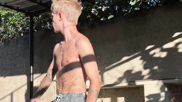 Fucked a Cute Guy Gardener, Deep Throat Blowjob and Fucked a Tight Twink Ass and Came
