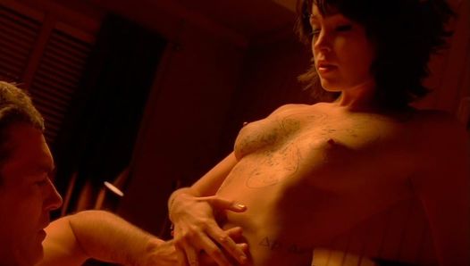 Autumn Reeser desnuda en escena de sexo en el Big Bang