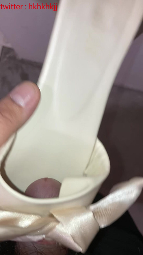 cum white sandals_cum on shoes_cum flat sandal
