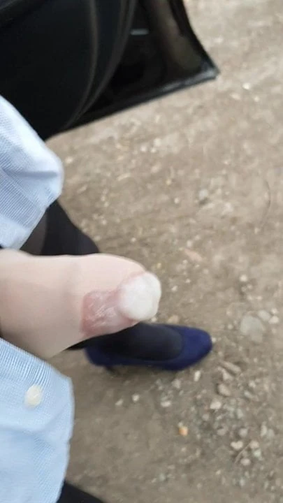 Pissing and cummin outdoors