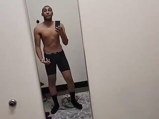 Miguel Brown enlève ses vêtements, vidéo 28