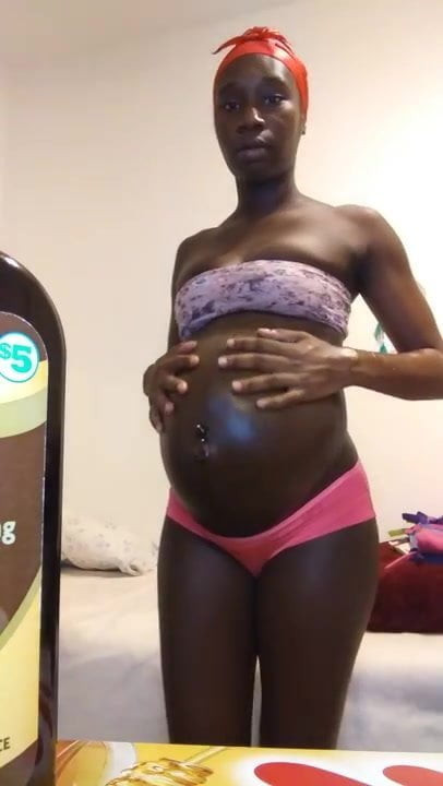 Yomairie preggo