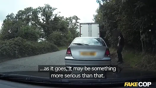 Fake cop - truck stop godaan: cewek imut dientot habis-habisan di dalam mobil polisi sampai tenggorokan